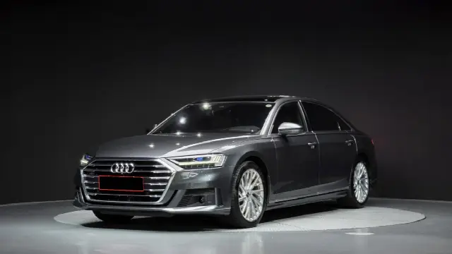 Audi A8 — фото из объявления