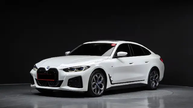 BMW i4 2021, 15 016 км