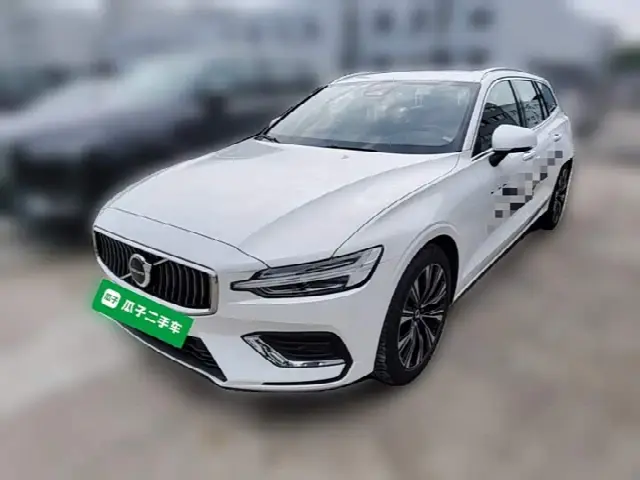 Volvo V60 2025, 10 800 км
