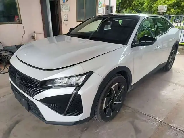Peugeot 408X 2025, новый