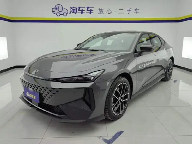 Changan UNI-V Hybrid 2024, новый