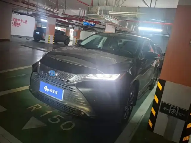 Toyota Harrier 2023, 55 700 км