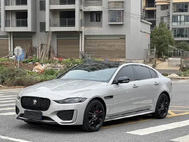 Jaguar XE L 2025, новый