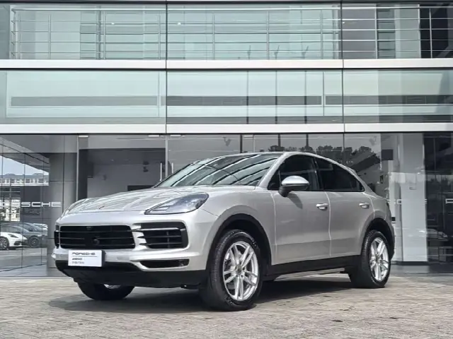 Porsche Cayenne 2023, 93 000 км