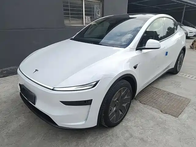 Tesla Model Y 2025, новый