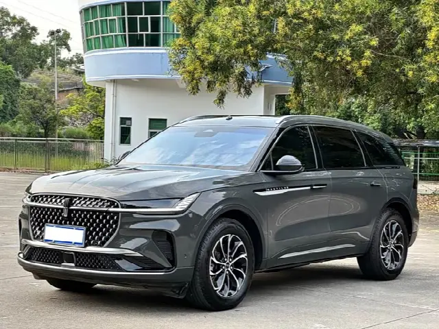 Lincoln Nautilus 2023, 80 000 км