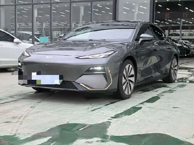 Geely Galaxy E8 2024, 40 000 км