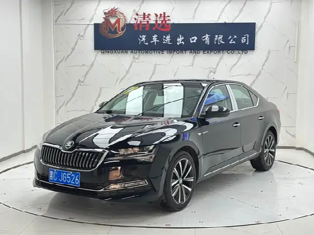 Skoda Superb 2025, новый