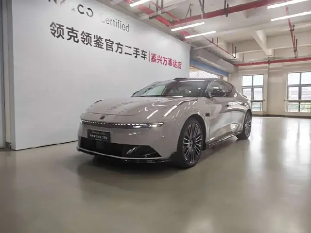 Lynk & Co 30 EM-P Hybrid 2025, новый
