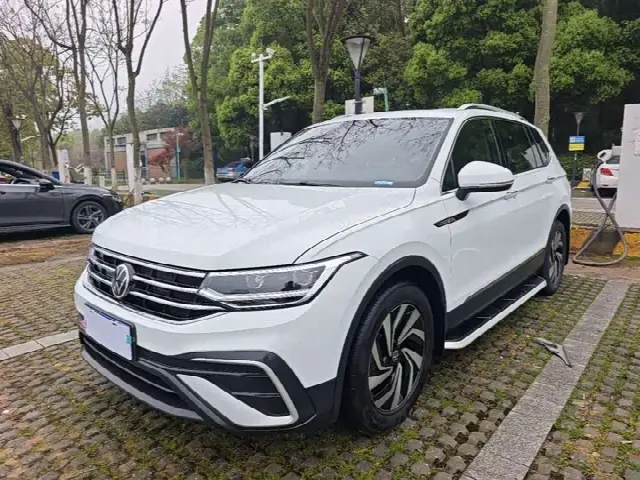 Volkswagen Tiguan L Pro 2023, 24 000 км
