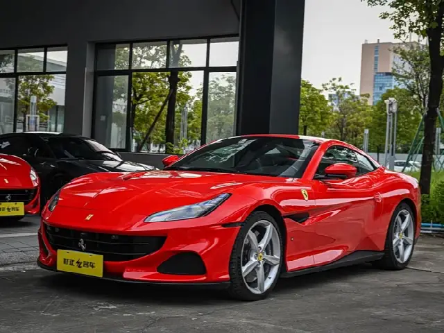 Ferrari Portofino 2021, 8 000 км