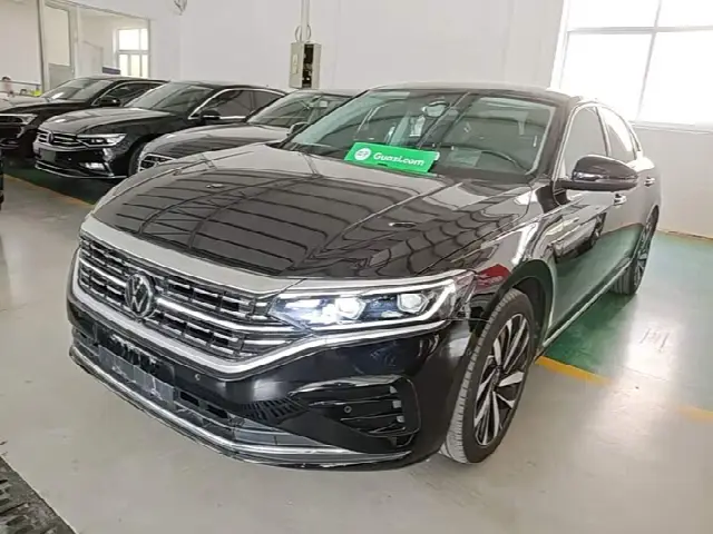 Volkswagen Passat 2024, 72 300 км