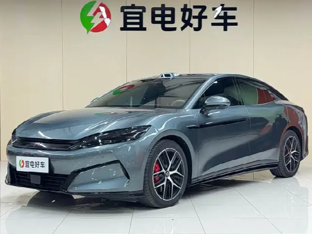 BYD Han L 2025, 11 000 км