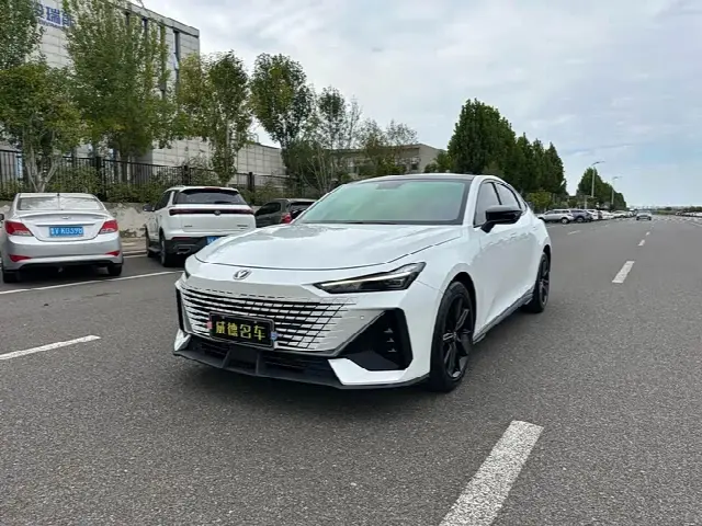 Changan UNI-V 2022, 64 000 км