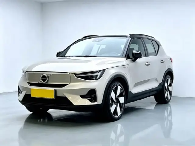 Volvo XC40 EV 2023, 15 900 км