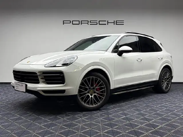 Porsche Cayenne 2023, 52 500 км