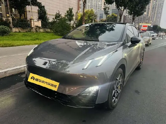 Lynk & Co Z20 2025, 9 000 км