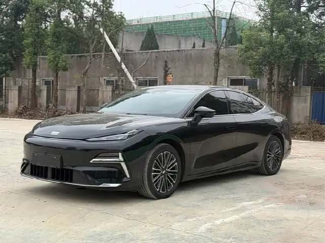 Geely Galaxy Starshine 8 EM-i — фото из объявления