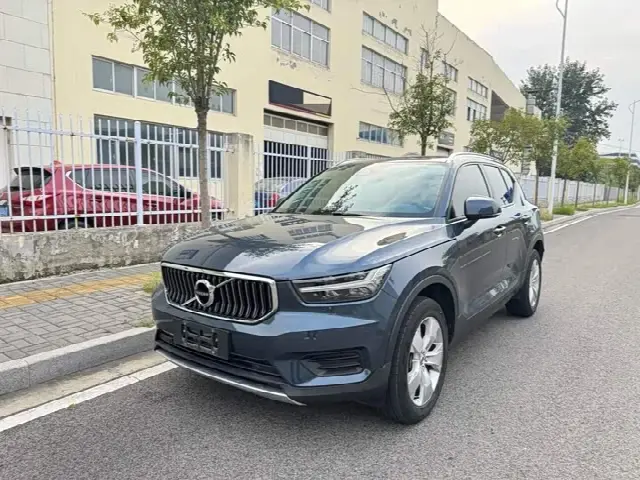 Volvo XC40 2022, 12 000 км
