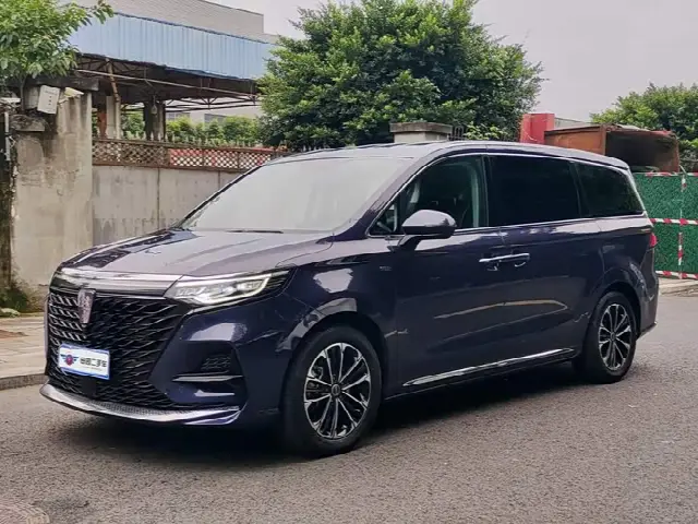 Roewe iMax 8 2022, 68 000 км