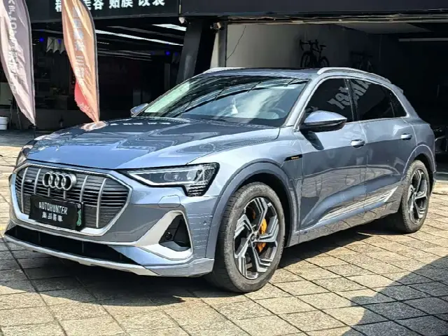 Audi e-tron — фото из объявления