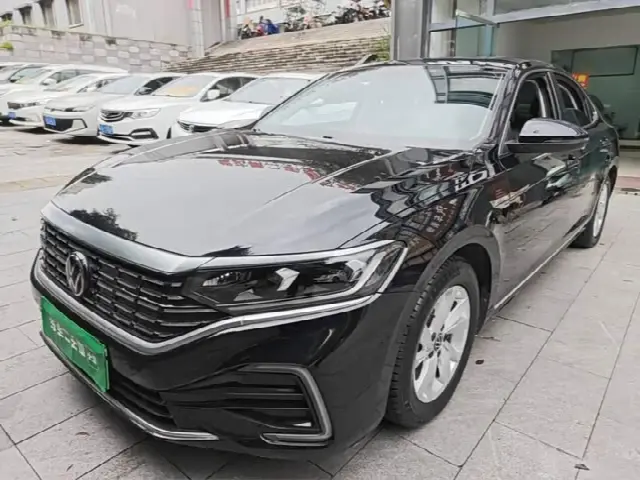 Volkswagen Passat Hybrid — фото из объявления