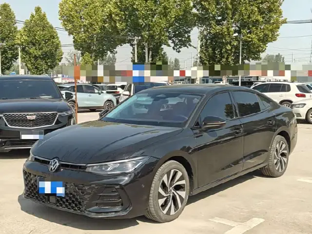 Volkswagen Passat 2025, 18 000 км