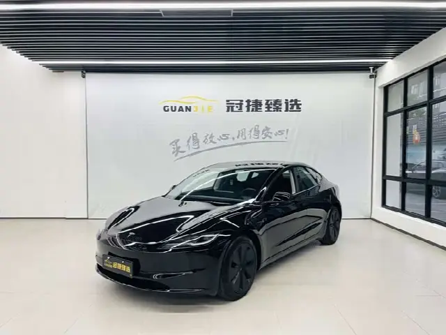 Tesla Model 3 2022, 64 200 км
