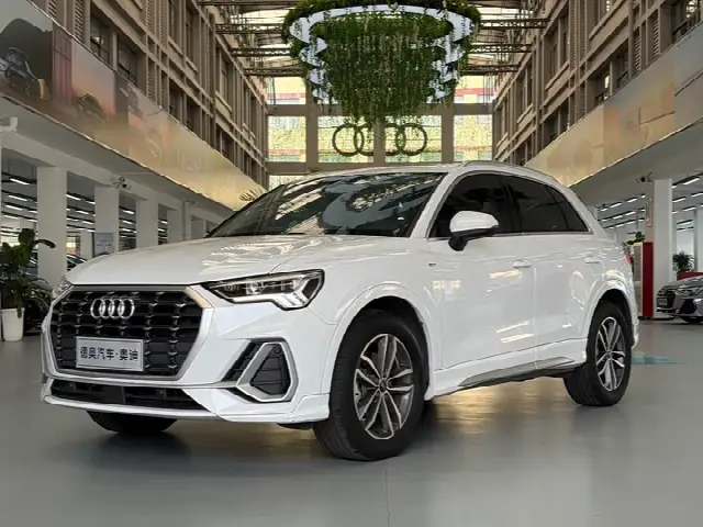Audi Q3 2023, 40 400 км