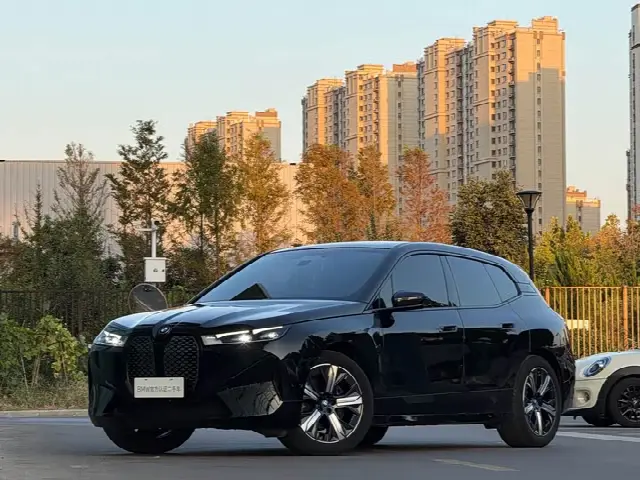 BMW iX — фото из объявления