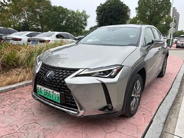 Lexus UX Hybrid — фото из объявления