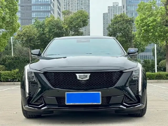 Cadillac CT5 2025, 7 000 км