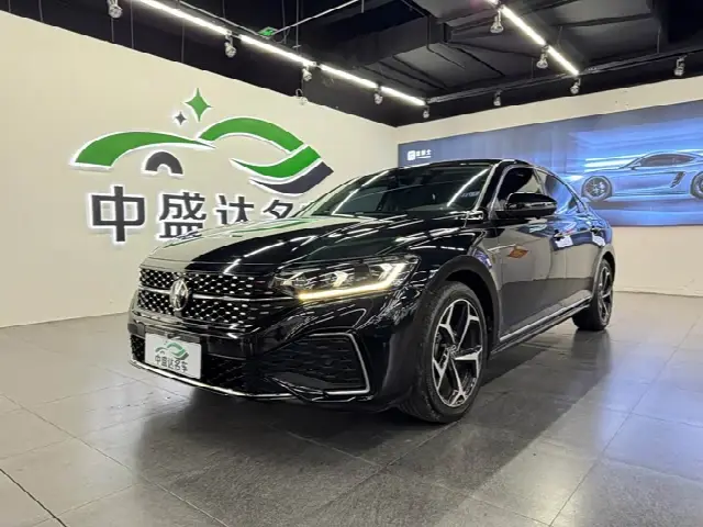 Volkswagen Passat 2024, 23 000 км