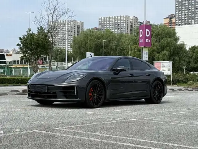 Porsche Panamera 2024, 19 000 км