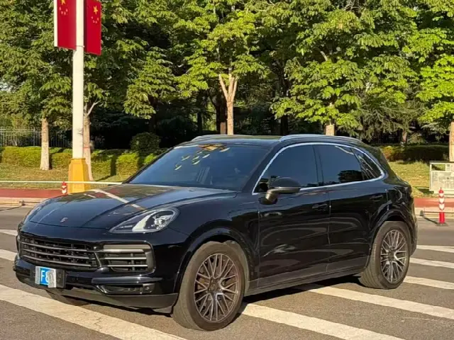 Porsche Cayenne 2022, 69 000 км