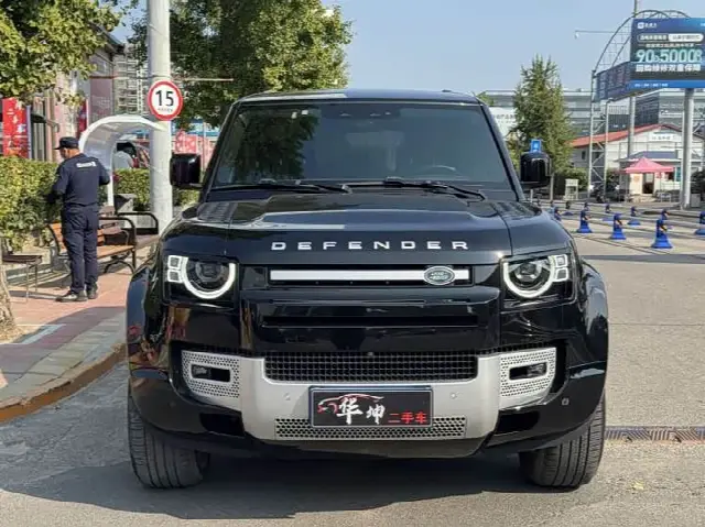 Land Rover Defender 2024, 28 000 км