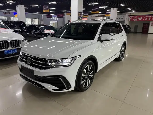 Volkswagen Tiguan L Pro 2025, 10 000 км