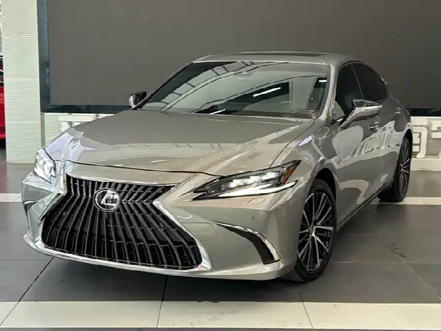 Lexus ES 2022, 40 000 км