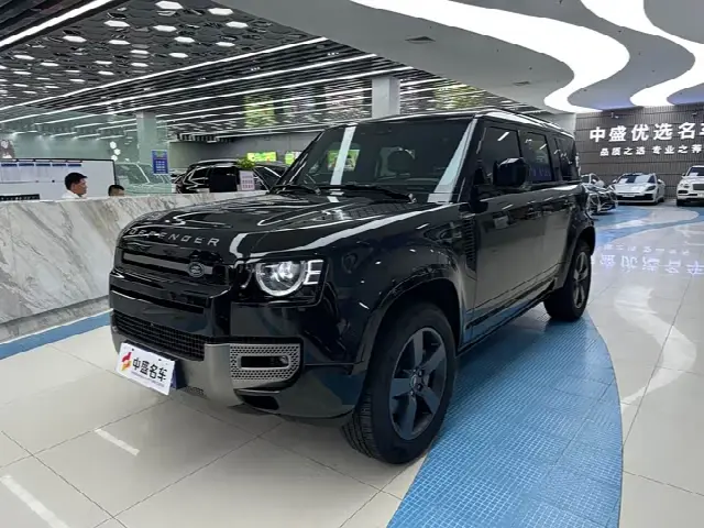 Land Rover Defender 2025, 13 000 км