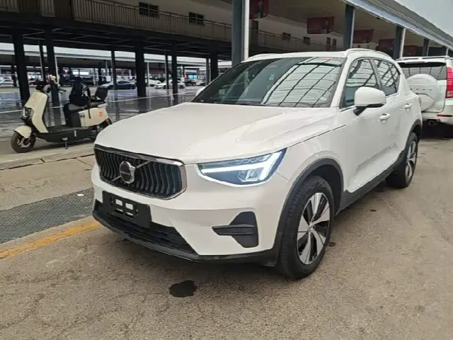 Volvo XC40 2024, 59 500 км