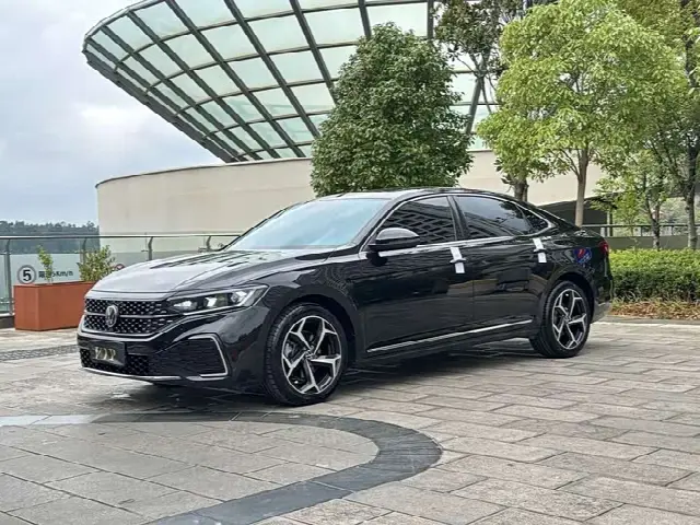 Volkswagen Passat 2024, 61 000 км