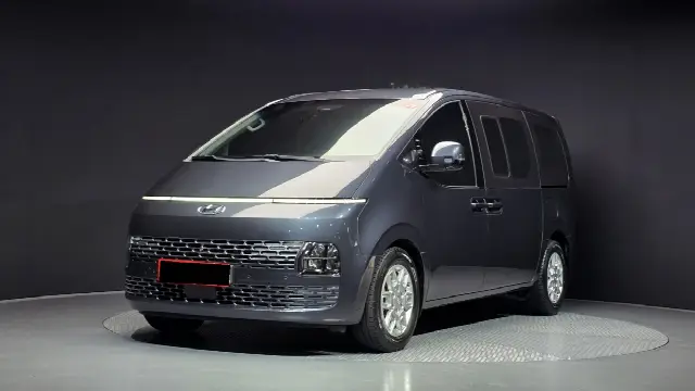 Hyundai Staria 2021, 15 500 км