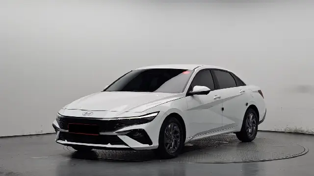 Hyundai Avante 2023, 33 067 км