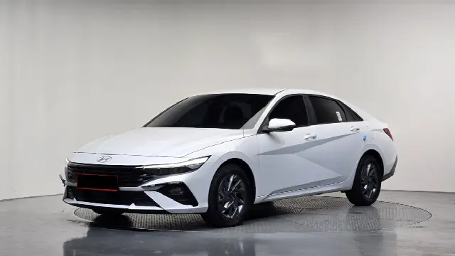 Hyundai Avante 2023, 2 938 км