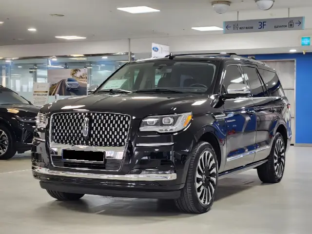 Lincoln Navigator 2018, 18 918 км