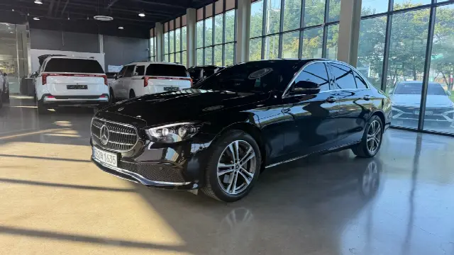 Mercedes-Benz E-Class 2016, 61 085 км