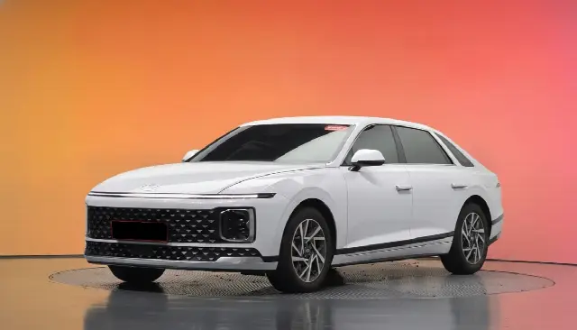 Hyundai Grandeur 2022, 3 839 км