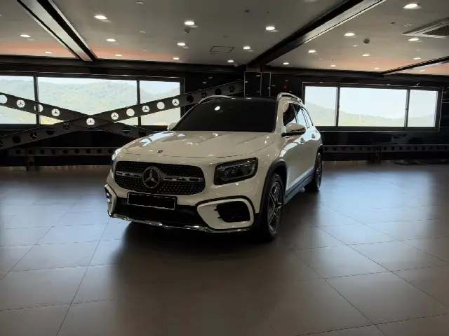 Mercedes-Benz GLB-Class 2020, 2 412 км