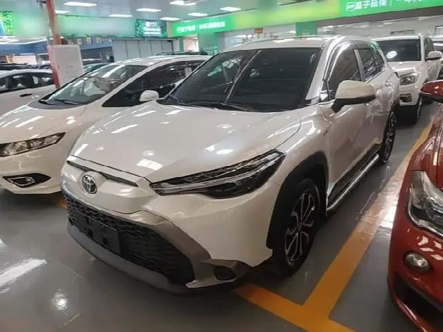 Toyota Frontlander 2024, 17 000 км