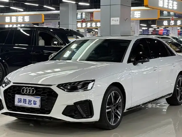 Audi A4L 2022, 72 000 км